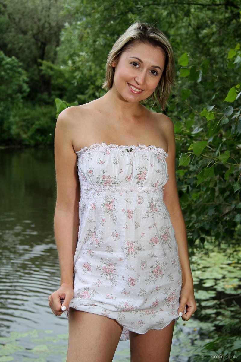 Катя, 22